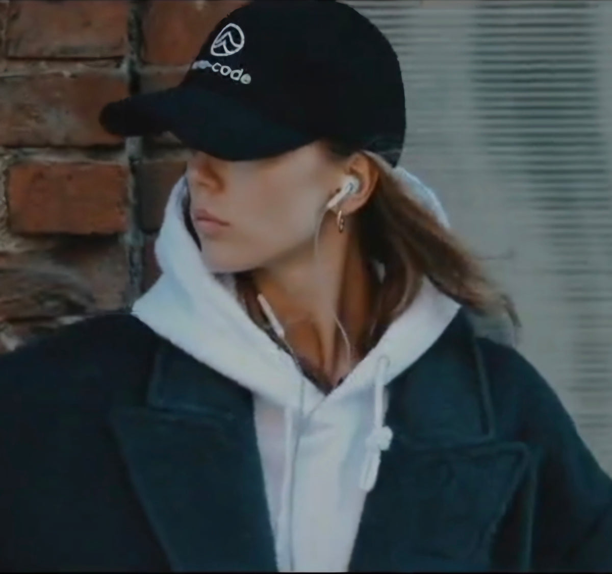 STRAY CAP
